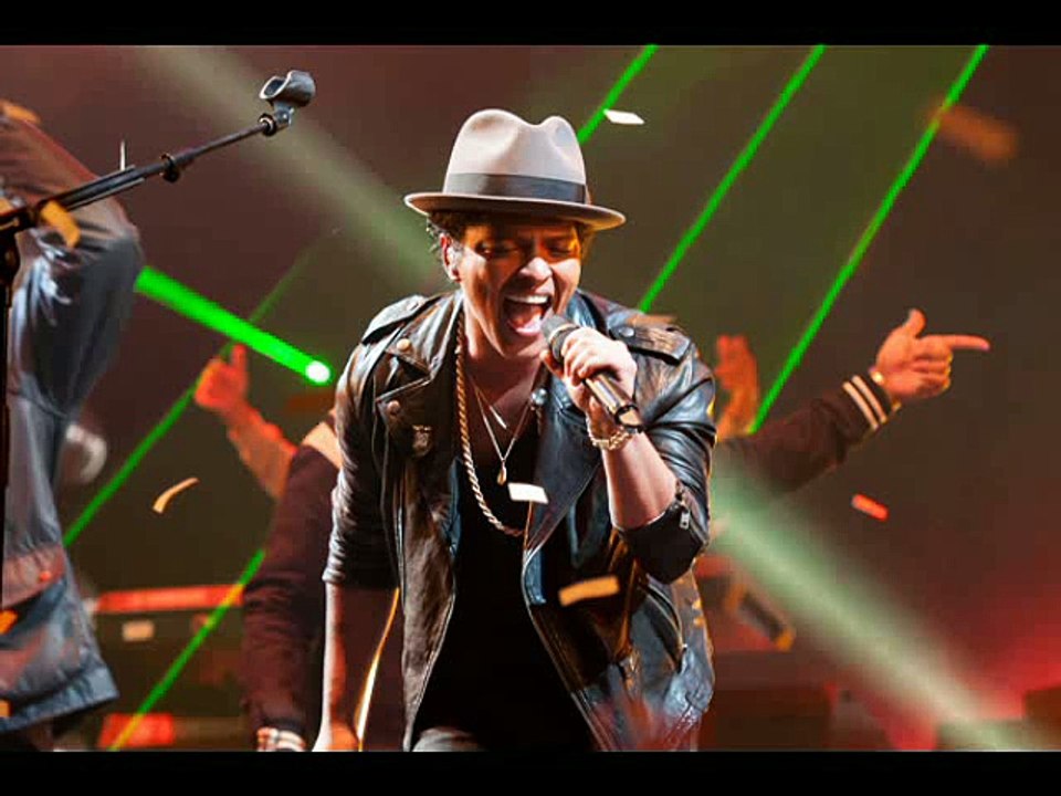 Bruno Mars - Moonshine Karaoke
