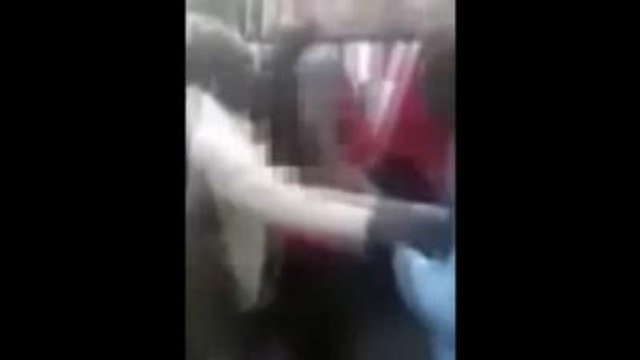 Mini Etek Giydi Diye Elbisesini Parçaladılar