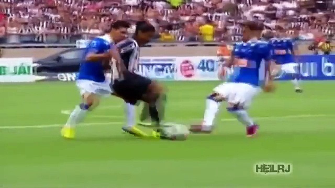 Ronaldinho ● Skills 2013