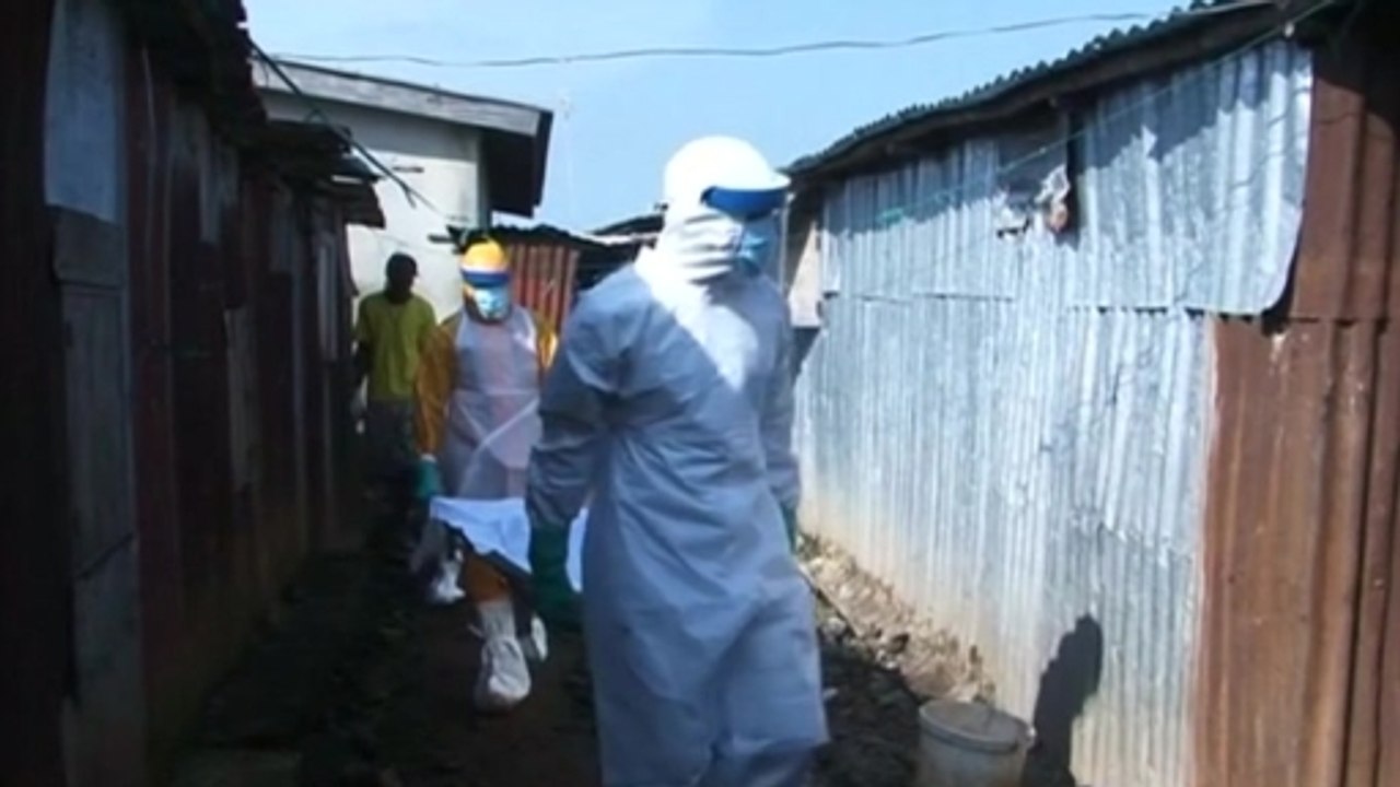 Sierra Leone steps up safe burials for Ebola victims