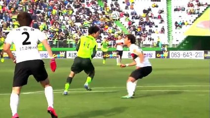 Jeonbuk Motors try the infamous Pires penalty! شاهد أغرب تسديد ضربات الجزاء