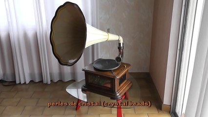 Antique Gramophone "Maestrophone" driven by a Stirling Engine heated by a spirit lamp. It was built by E. Paillard & Cie in her factory of Sainte-Croix, Switzerland, between 1910 and 1914.