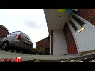 Oğlunu mutlu etmek için spider-man oldu