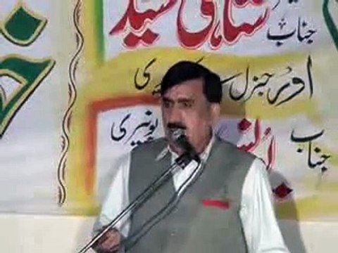 عوامی نیشنل پارٹی ضلع غربی کے تحت باچا خان مرکزمیں ورکرز کنونشن سے صوبائی صدر سینیٹر شاہی سید خطاب کررہے ہیں