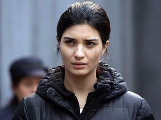 Makyajsız Tuba Büyüküstün Sosyal Medyayı Salladı