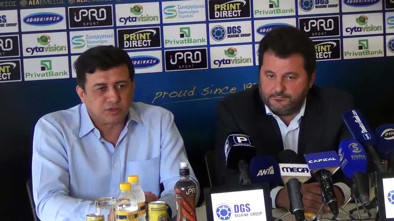 Ο Χριστάκης για τον κόσμο και ο Σοφοκλέους για τον νόμο