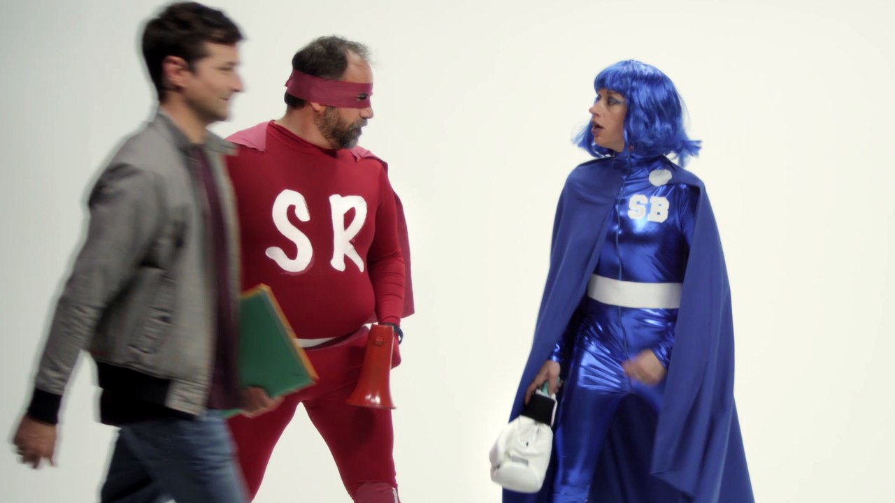 Fonctions publiques : le costume ne fait pas le super-héro (non sous-titré)