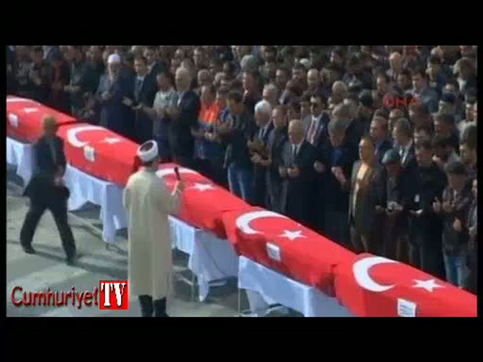 Madencilerin cenaze töreninde acı feryat