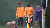 Galatasaray'da Dzemaılı, Trabzonspor ve Anderlecht Maçında Yok
