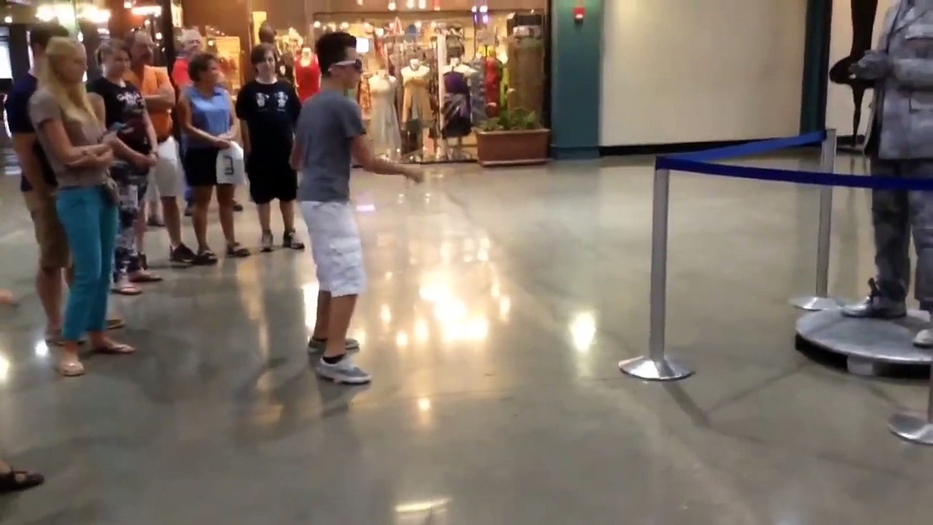 ⁣Dubstep Dance Battle