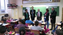 Najat Vallaud-Belkacem visite une école primaire à Bondy