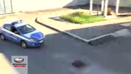 Nella nuova livrea sulle auto della Polizia di Stato spunta il tricolore