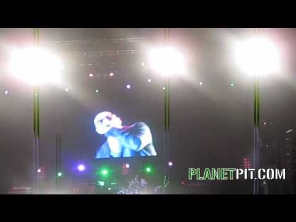 MR 305 PERFORMS KRAZY IN LIMA, PERU