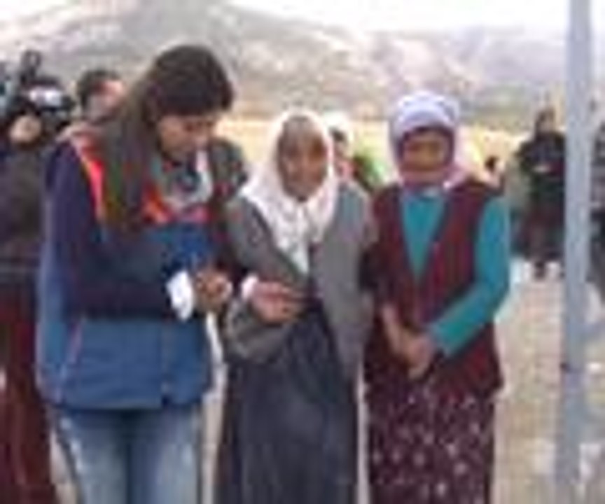 Ayşe nine herkesi bir kez daha ağlattı