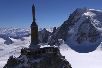 Wingsuit jump drone video - L'Aiguille du midi by Topview Shoot