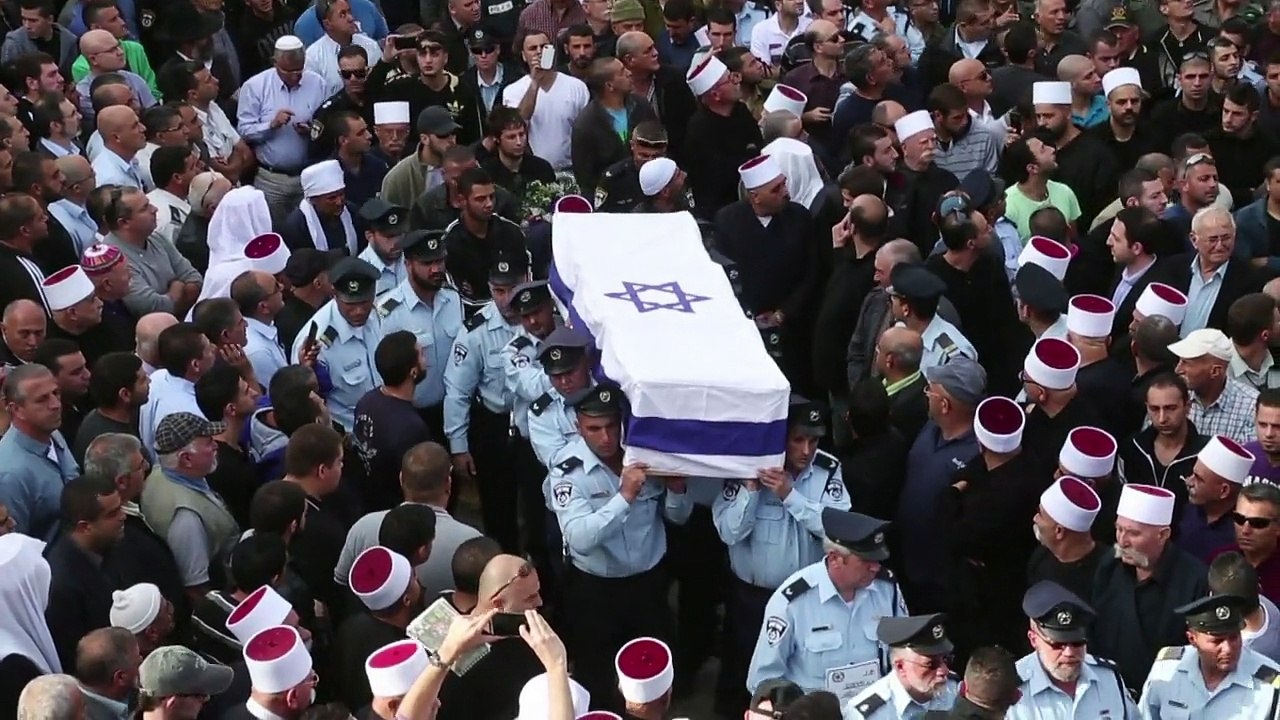 Policial morto em ataque é enterrado em Jerusalém