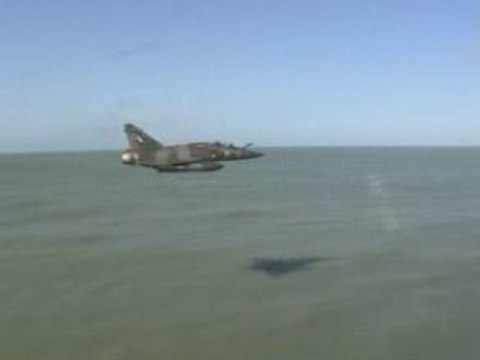 Wild Fly - Mirages Crazy Low Level over Water