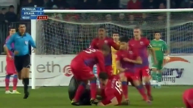 George Galamaz violemment frappé par un supporter (FC Petrolul Ploiești et FC Steaua Bucarest)