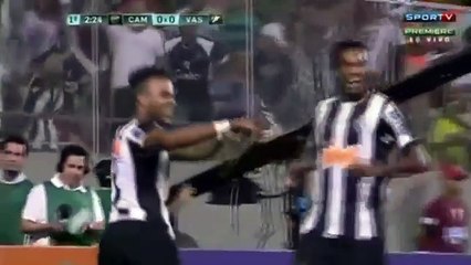 Ronaldinho Fantastic Backheel Assist vs Vasco - 22_09_2013