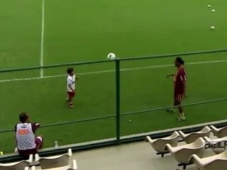 Ronaldinho Freestyle With 7 Years Old Boy