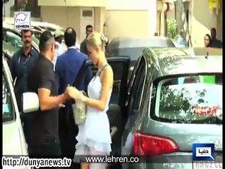 Salman Khan invites Shahrukh Khan on her sisters marriage - Pak video tube