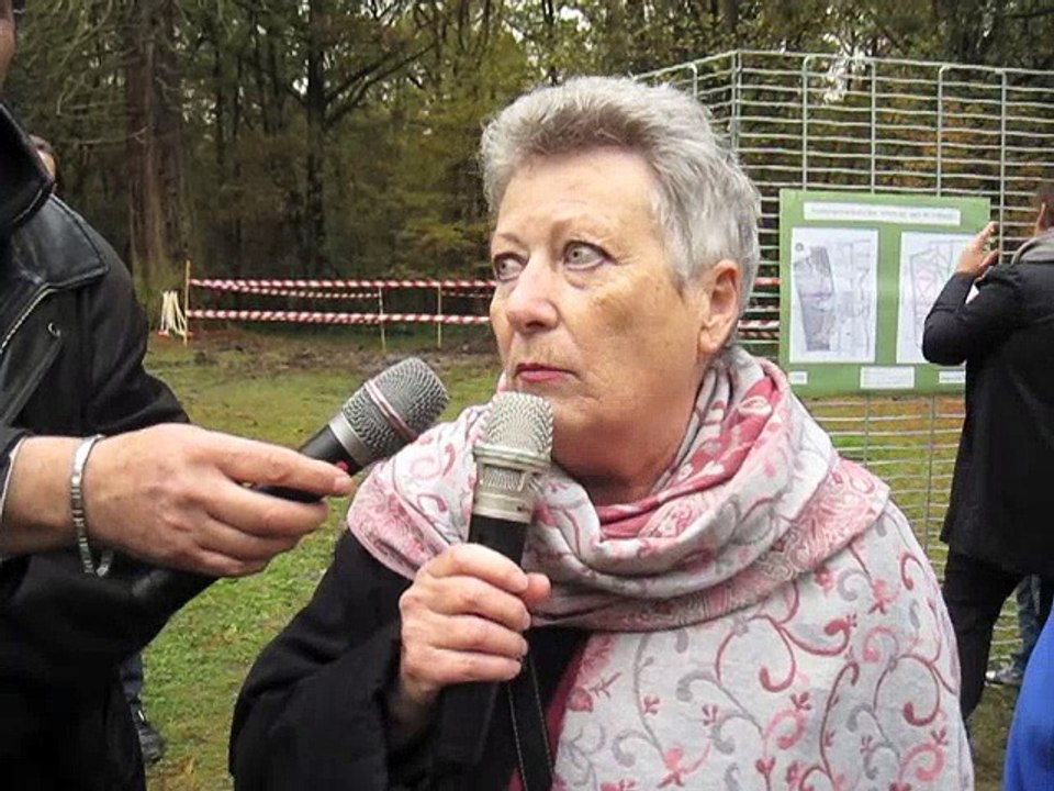 Plantation de 13 sequoias par les enfants de Mennecy et la mairie