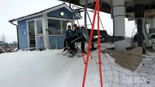 Quand un FAIL en entraîne un autre : réaction en chaîne - Compilation de FAIL sur FAIL!