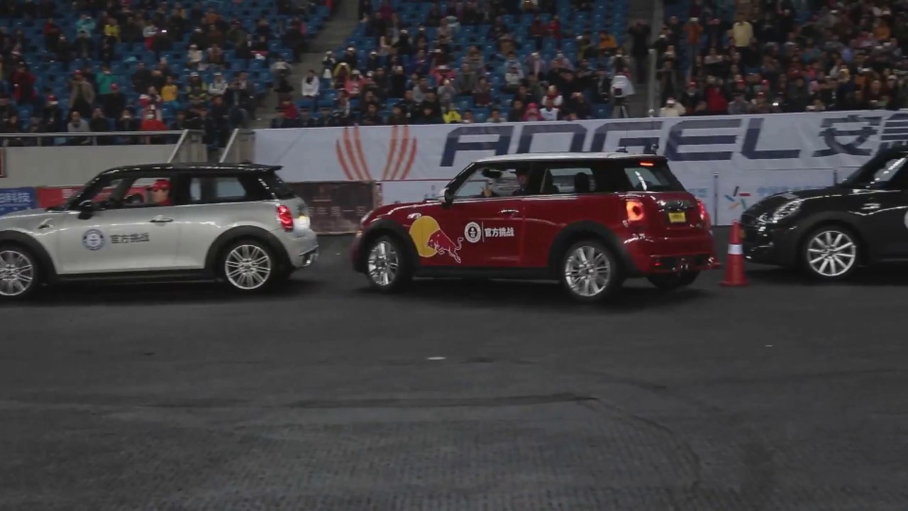 Tightest Parallel Parking Job Ever Completed By Chinese Driver - amazing new World Record!