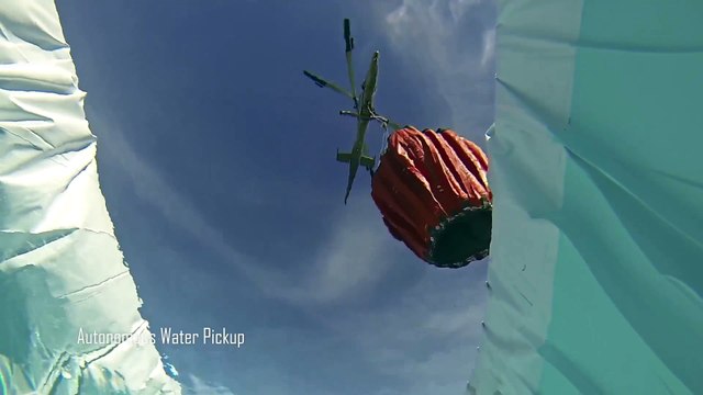 Un Hélicoptère sans pilote guidé par un drone éteint des incendies!