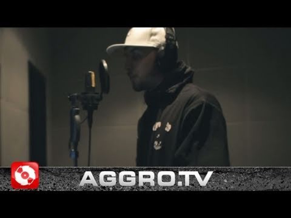 DJ SWEAP & DJ PFUND500 FEAT. ST - SO HIGH (OFFICIAL HD VERSION AGGROTV)