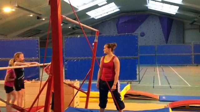 Janaelle - Les premières sortie salto aux Barres