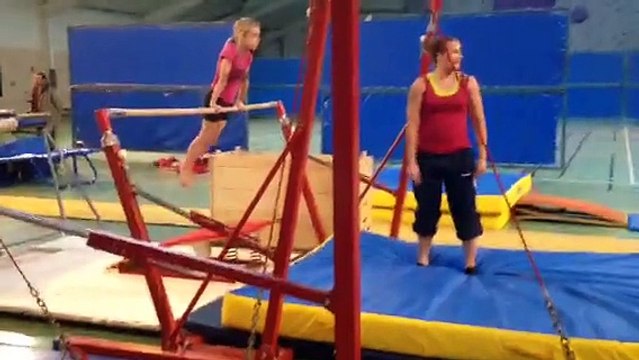 Océane - Les premières sorties salto aux Barres