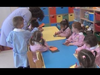 Napoli - Nuovo concorso, il Comune apre alle maestre (19.11.14)