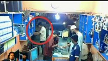 You would have never seen this confident thief and this unaware Shopkeeper ever