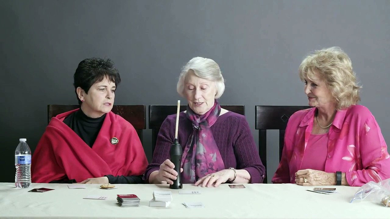 3 Mamies fument du cannabis pour la première fois