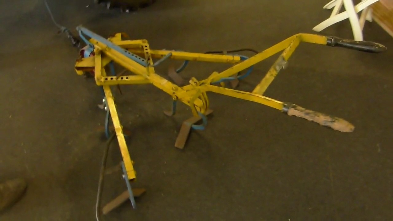 Charrue Plumett à palpeurs au Comptoir Suisse de Lausanne