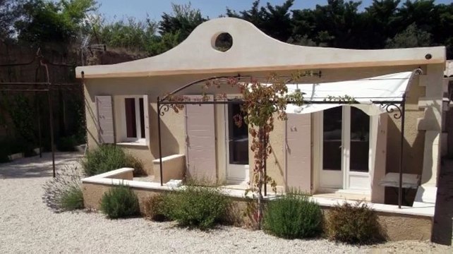 A louer - Maison/villa - St Etienne Du Gres (13103) - 2 pièces - 30m²