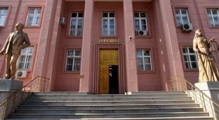 93 Faal Siyasi Parti Bulunuyor