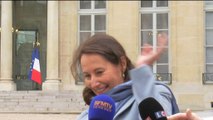 Ségolène Royal poursuivie par une guêpe