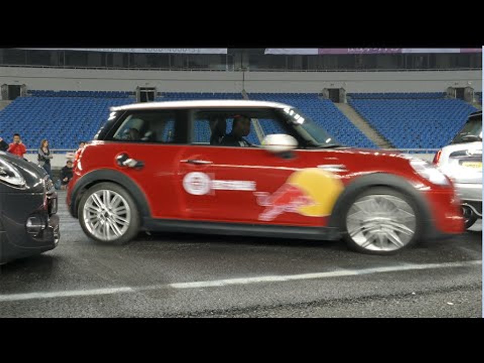 Tightest Parallel Park Record Broken by China’s Han Yue - Guinness World Records