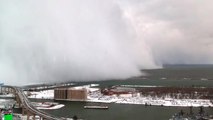 Une tempête de neige meurtrière s'abat sur l'État de New York.