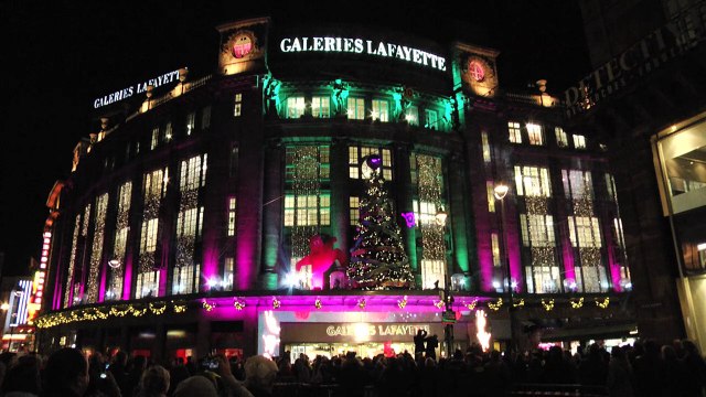 Galeries Lafayette : Un monstre de Noël illuminé !