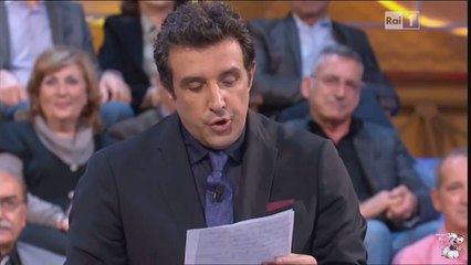 Una bimba a Flavio Insinna: vuoi essere mio nonno?