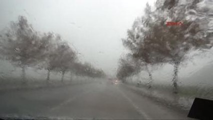 Muğla'da 3 Saatlik Yağmur Yolları Göle Çevirdi