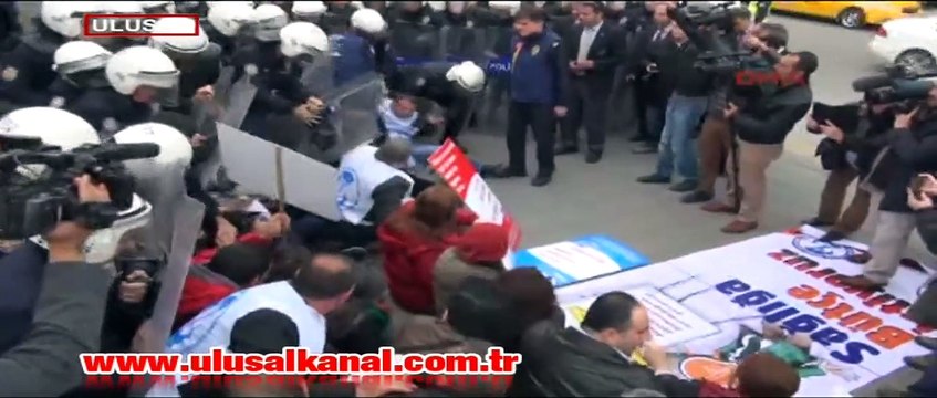 Meclis önünde polis müdahalesi!