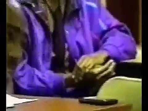 Rare footage of 2pac rapping Keep Ya Head Up in a class room