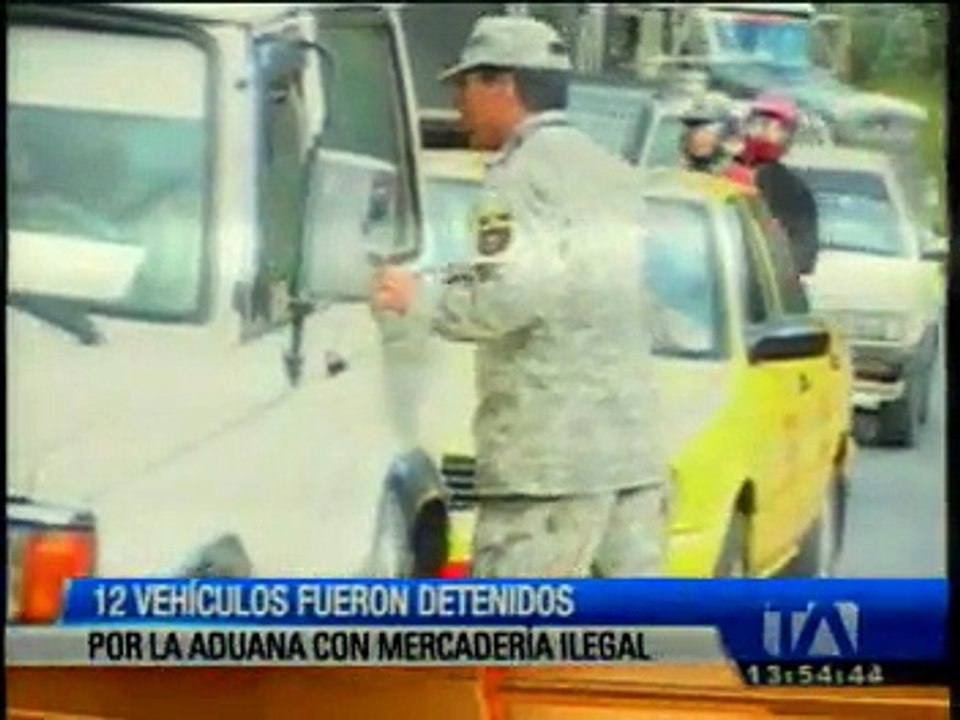 12 vehículos fueron detenidos por la aduana con mercadería ilegal