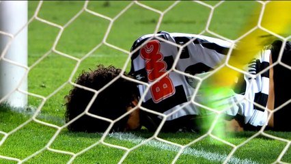 Luan scores but injures himself crashing into post