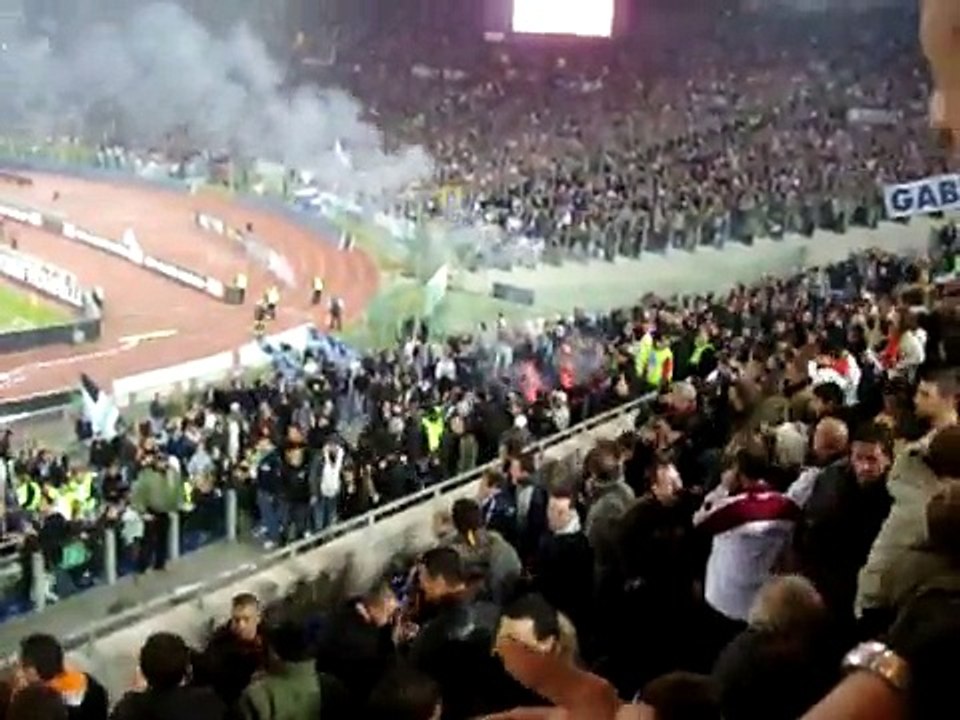 Scontri in tribuna durante intervallo AS Roma - Lazio 16.11.2008