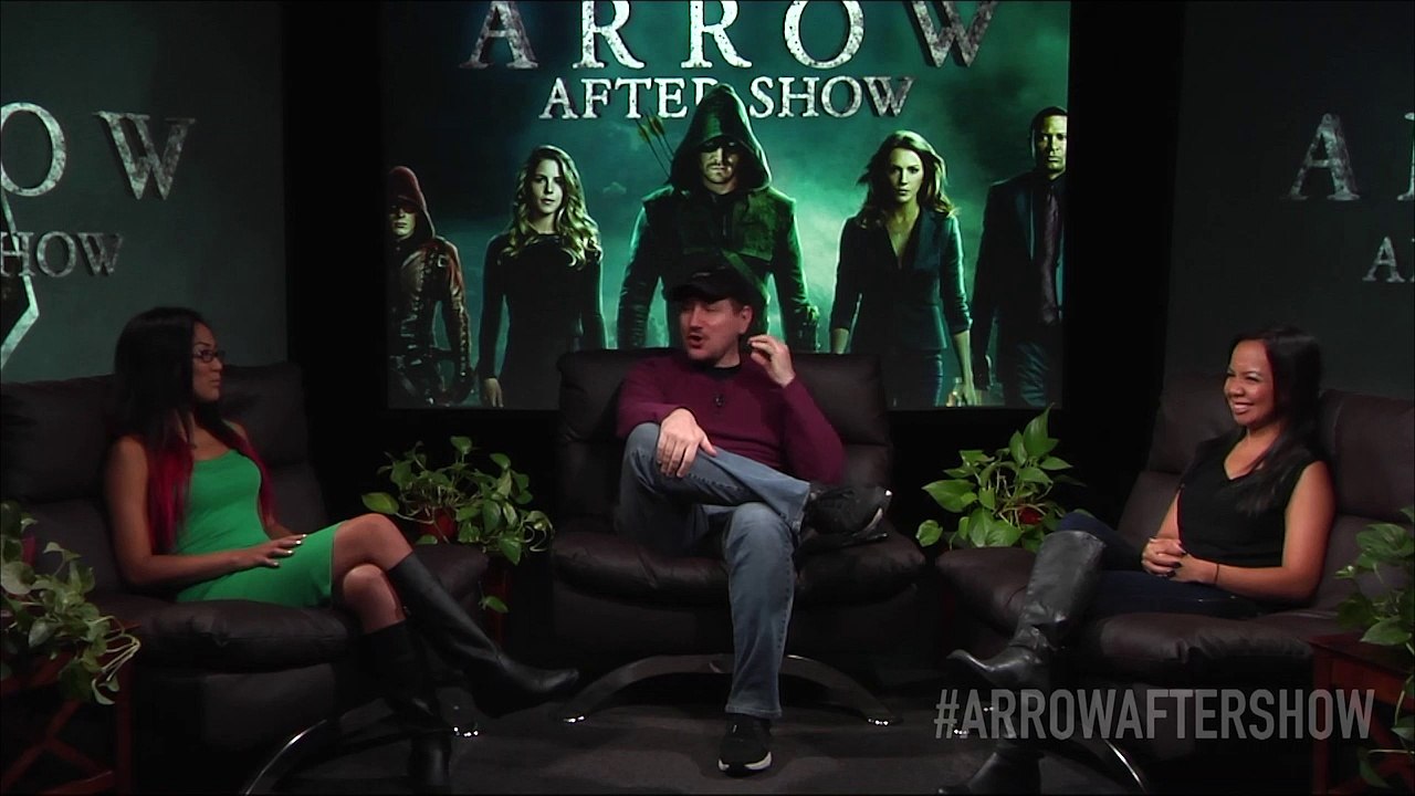 Felicity & Ray Finally Kiss on Arrow
